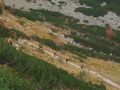 Turisti na chodníku (autor: Lenka Burdová)