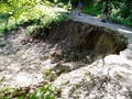 Takto poškodila voda rieky Dunajec turistický chodník v Prielome Dunajca v PIENAPe (autor: Peter Gállik)
