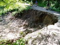 Takto poškodila voda rieky Dunajec turistický chodník v Prielome Dunajca v PIENAPe (autor: Peter Gállik)